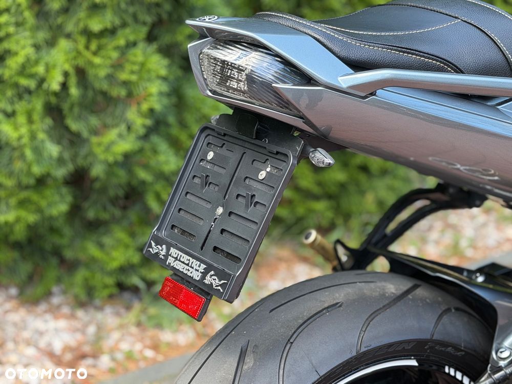 Yamaha FZ - 24