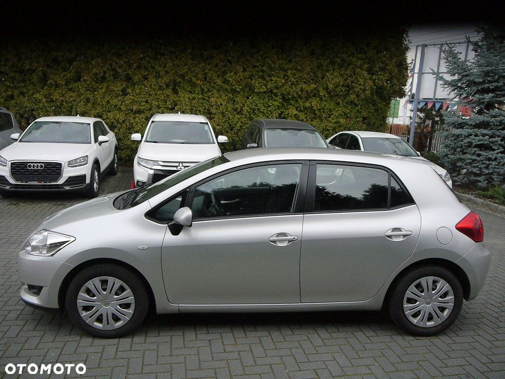 Toyota Auris 1.6 Valvematic Edition - 10