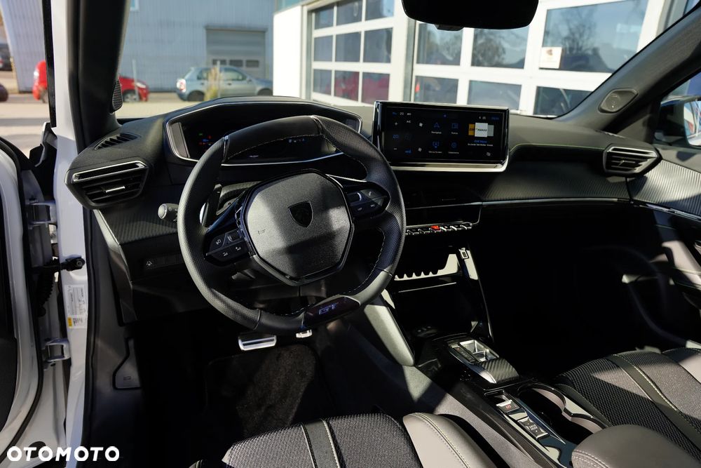 Peugeot 2008 PureTech mHEV GT e-DCS6 - 14