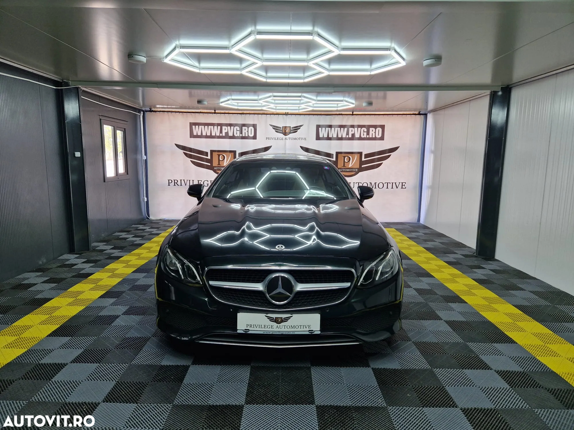 Mercedes-Benz E 220 d Coupe Aut. - 2