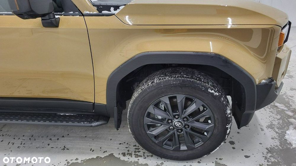 Toyota Land Cruiser - 4