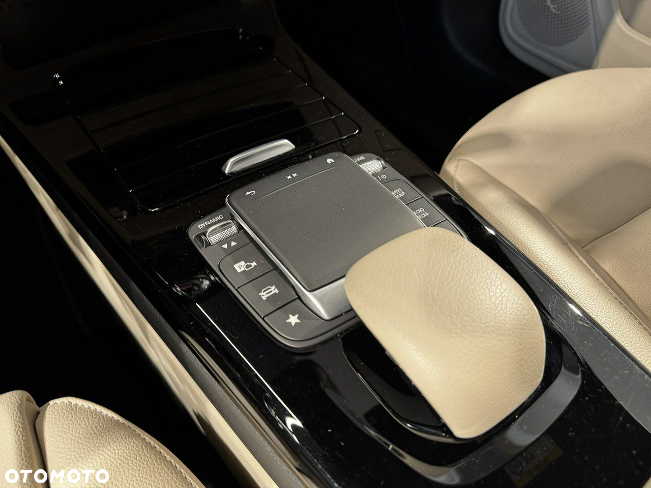 Mercedes-Benz CLA - 28