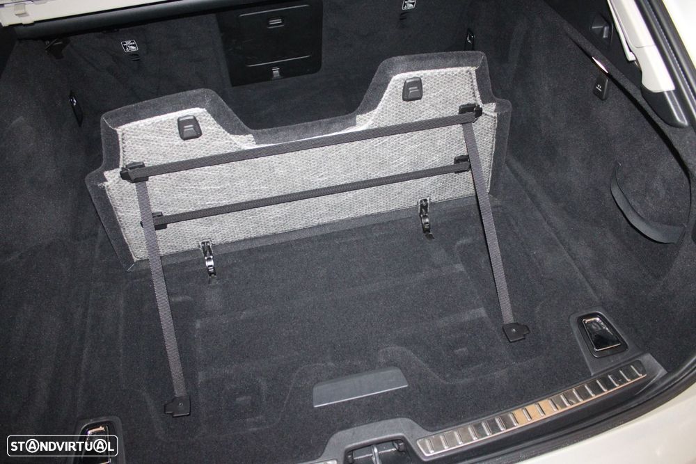 Volvo V90 2.0 B4 Momentum Plus Geartronic - 36