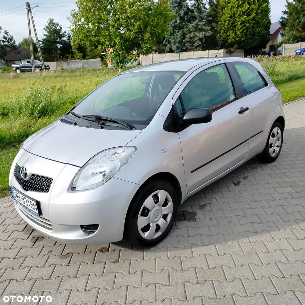 Toyota Yaris 1.0 Luna A/C - 3