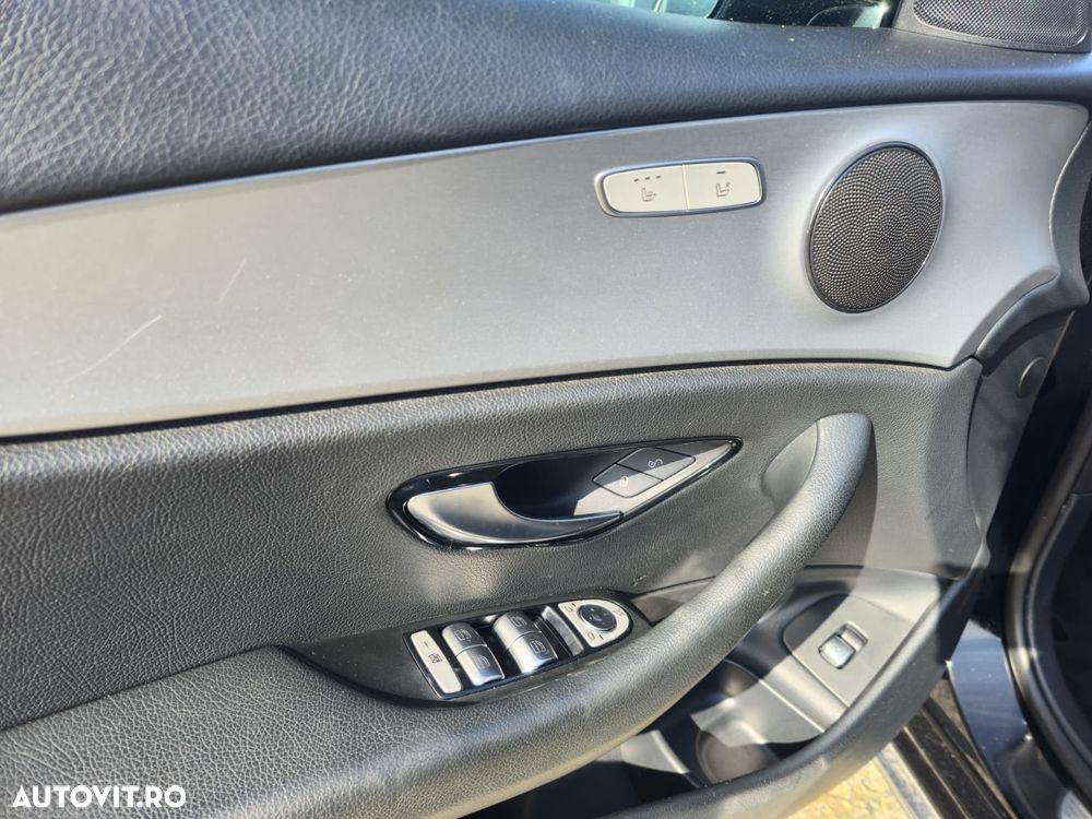 Mercedes-Benz E 220 d 4MATIC Aut. - 12