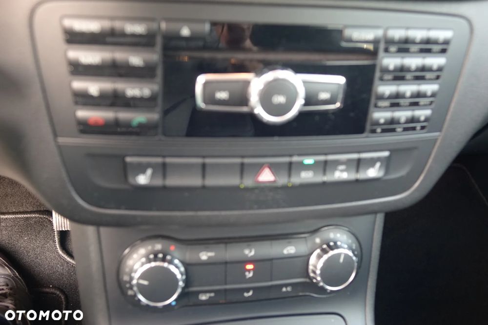 Mercedes-Benz Klasa B 180 - 21