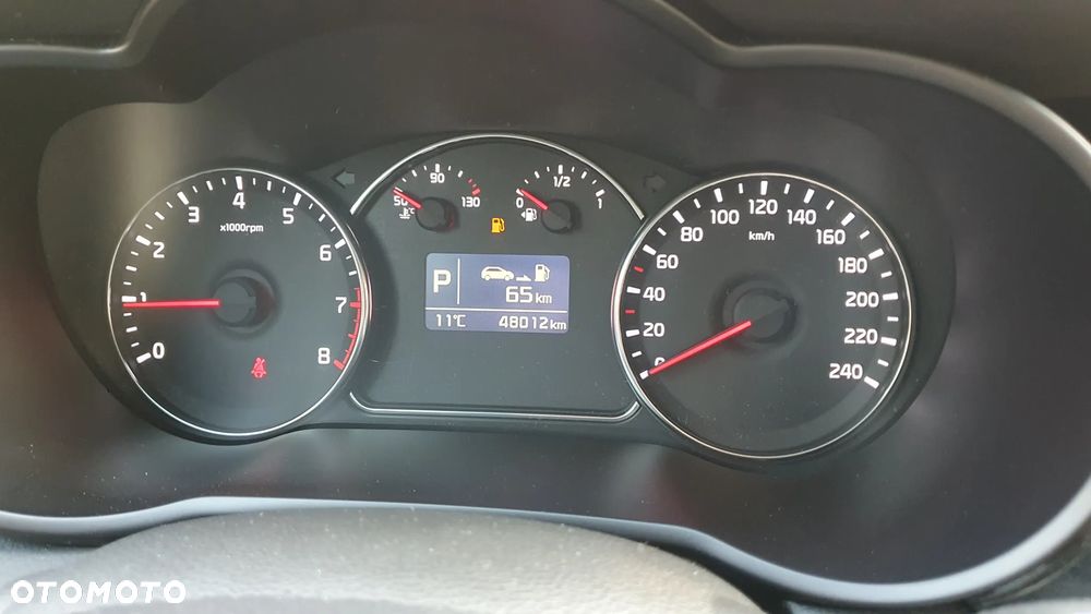 Kia Carens - 14