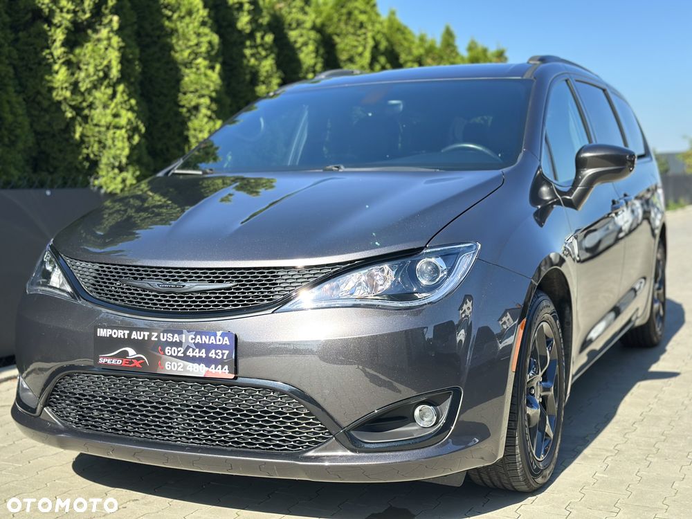 Chrysler Pacifica - 9