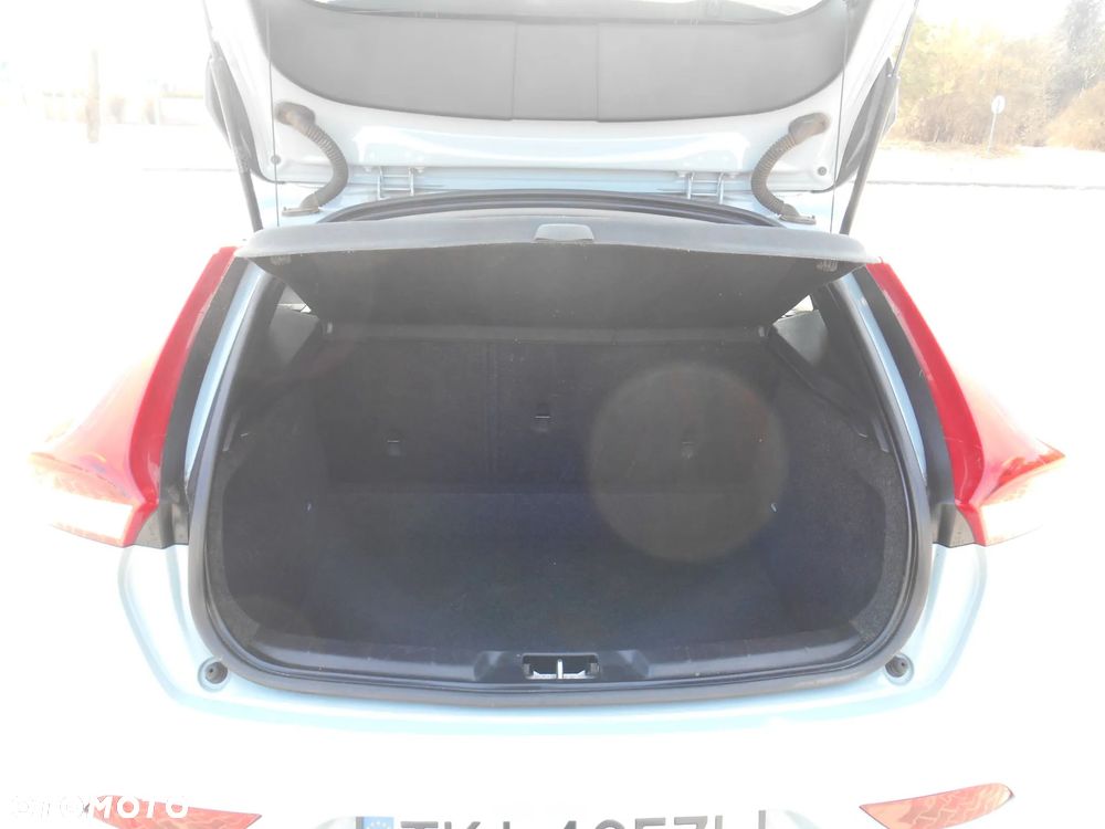 Volvo V40 D2 - 10