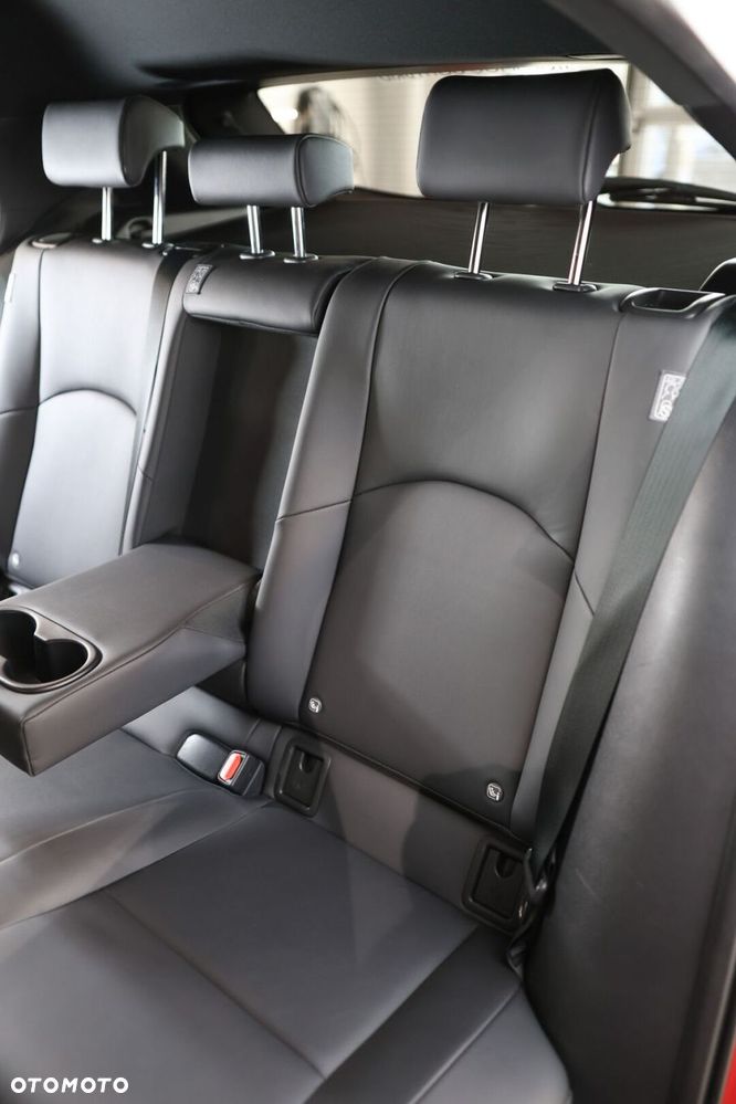 Lexus UX - 12
