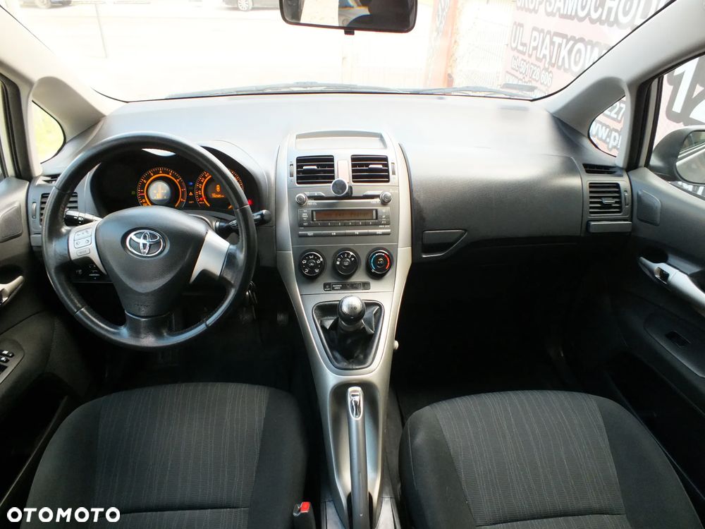 Toyota Auris - 14