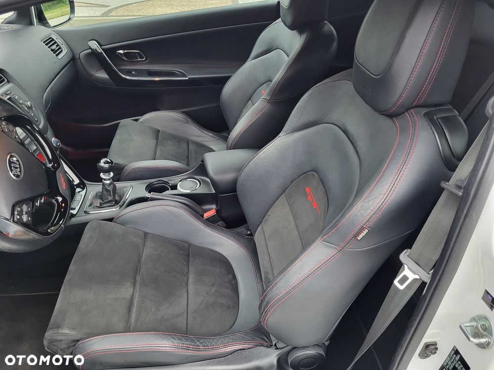 Kia Ceed 1.6 T-GDI GT L - 9