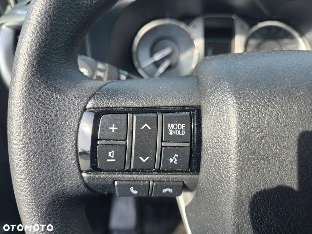 Toyota Hilux 2.4 D-4D Double Cab DL 4x4 - 31