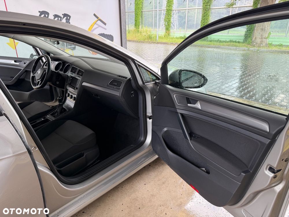 Volkswagen Golf 1.2 TSI BMT Trendline - 24