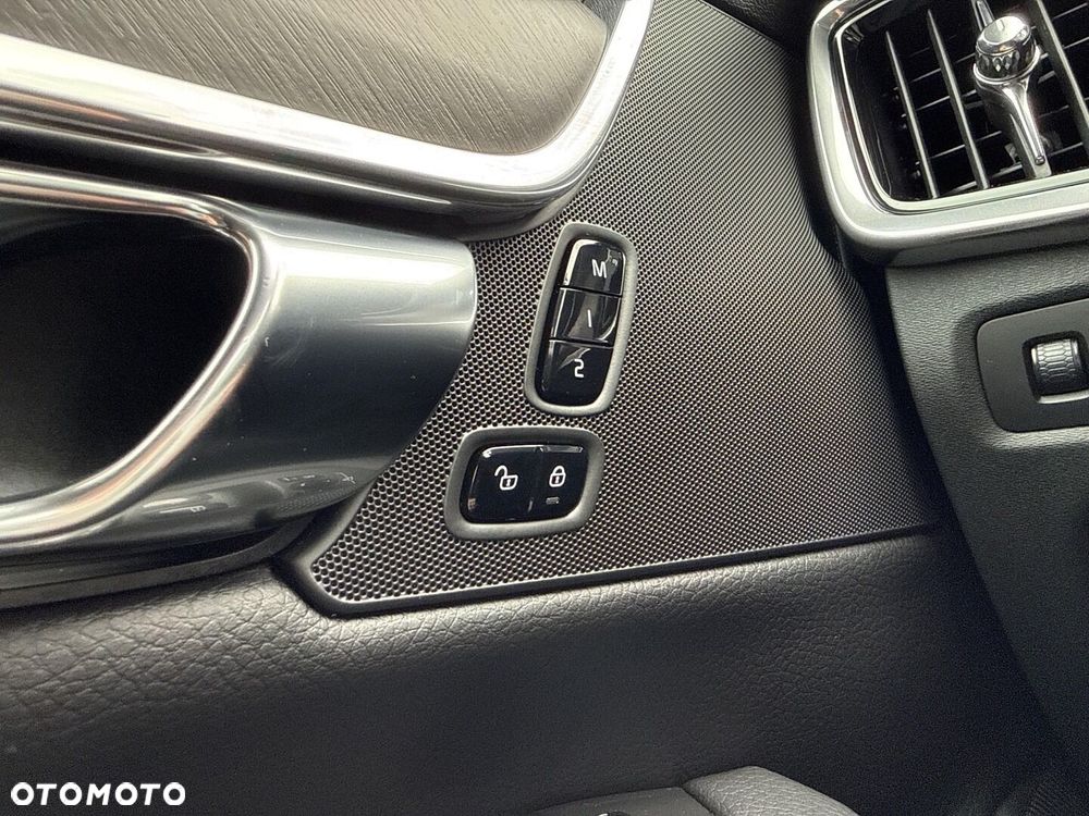 Volvo V90 Cross Country D4 SCR AWD Pro - 26