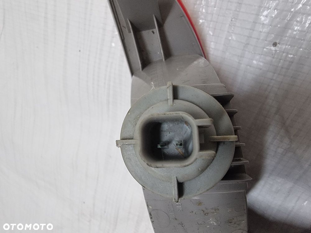 FORD FOCUS MK3 LIFT LAMPKA PRZECIWMGIELNA W ZDERZAK PRAWY TYŁ  F1EB15K272A - 7