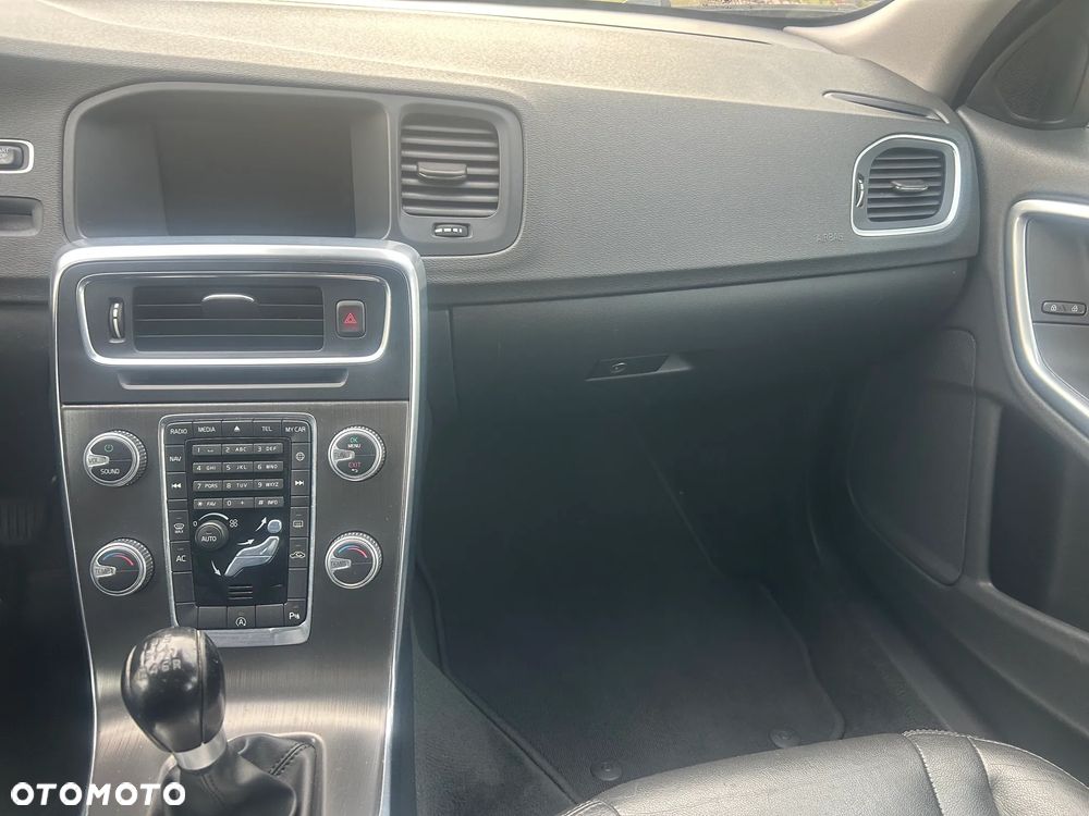 Volvo V60 D3 Momentum - 18