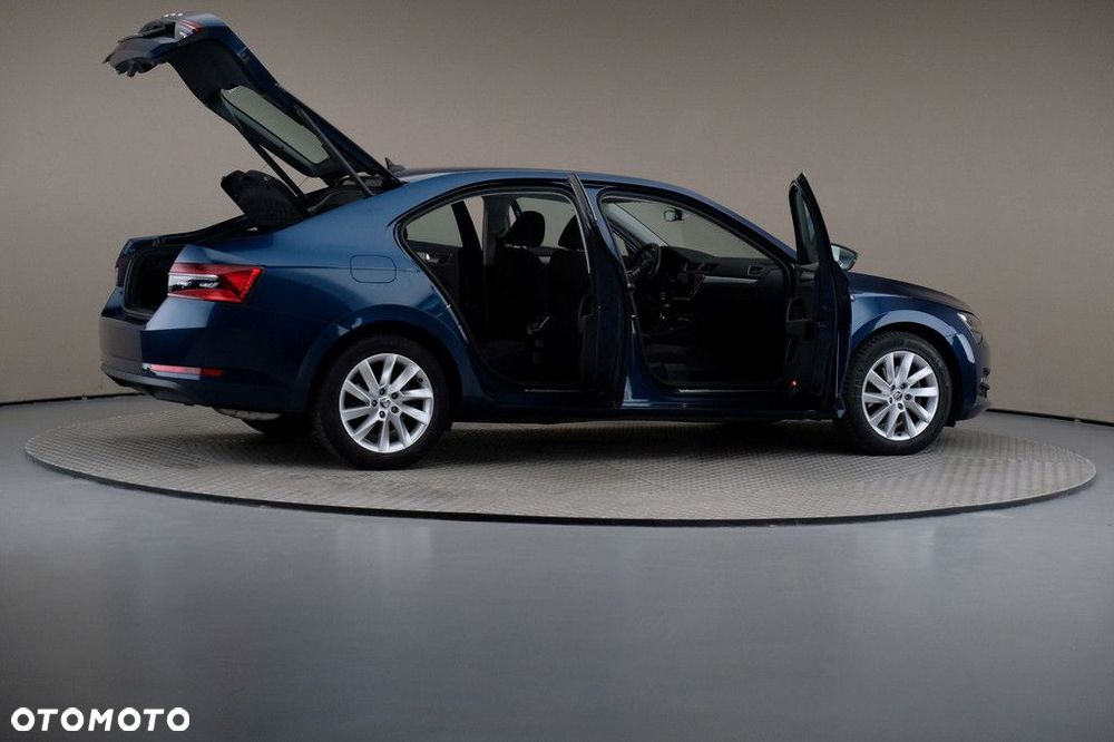 Skoda Superb 2.0 TSI Ambition DSG - 6
