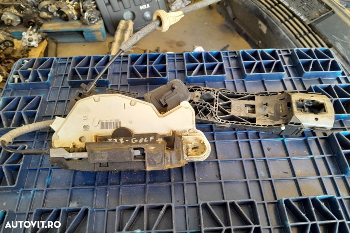Broasca usa fata stanga 5K1837015E Volkswagen VW Golf 7 [2012 - 2017] - 2