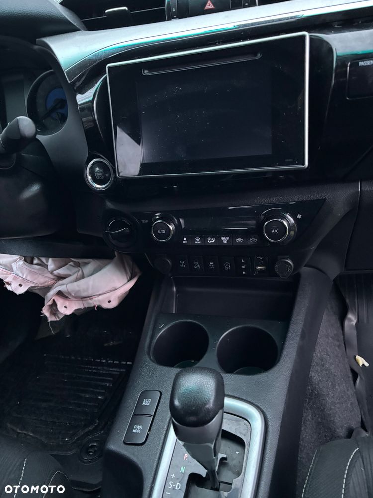 Toyota Hilux - 9