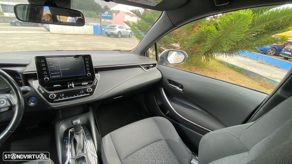Toyota Corolla 1.8 Hybrid Comfort - 28