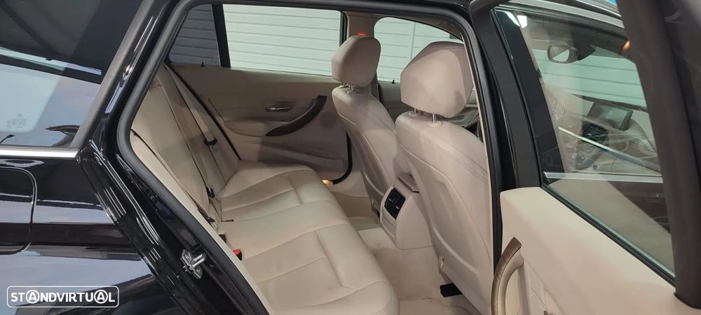 BMW 320 d Touring Aut. Sport Line - 29