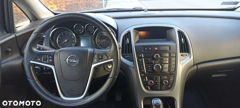 Opel Astra 1.4 T Enjoy - 10