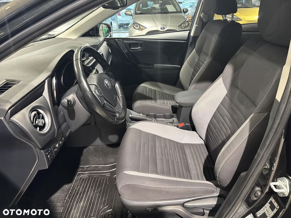 Toyota Auris - 15