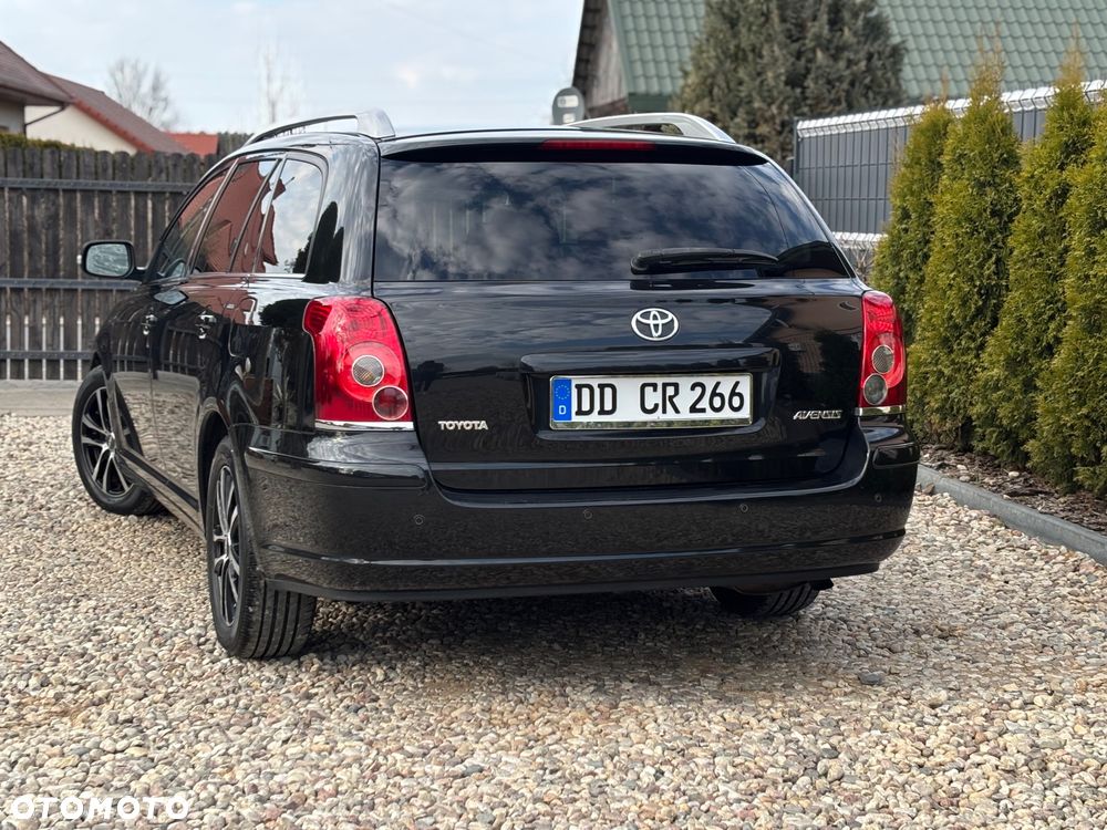 Toyota Avensis - 10