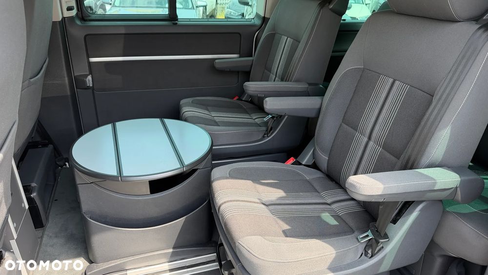 Volkswagen Multivan - 29