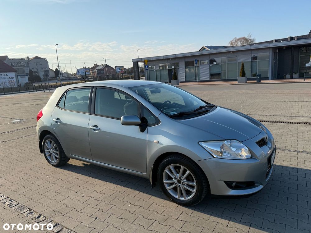Toyota Auris - 1