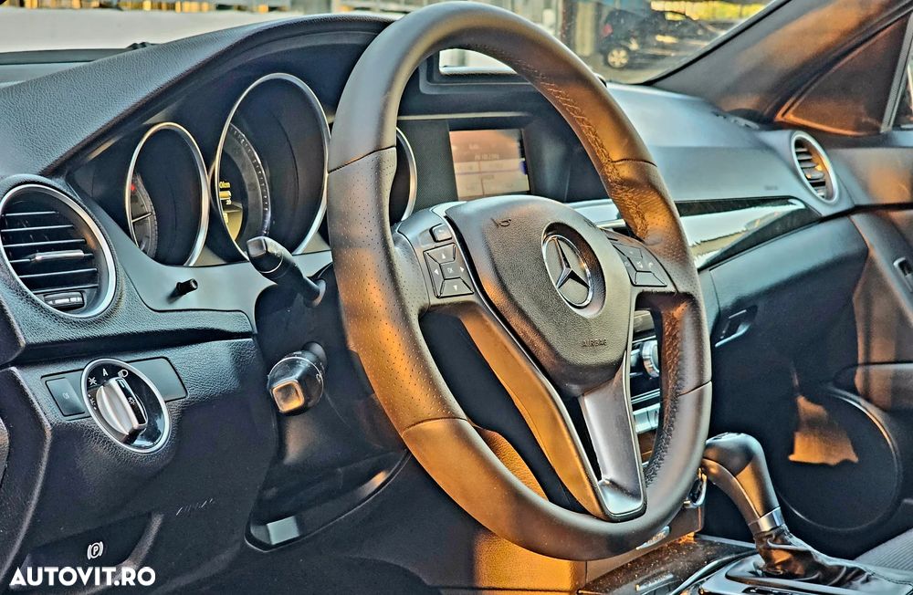 Mercedes-Benz C 250 (BlueTEC) d 4Matic 7G-TRONIC AMG Line - 11