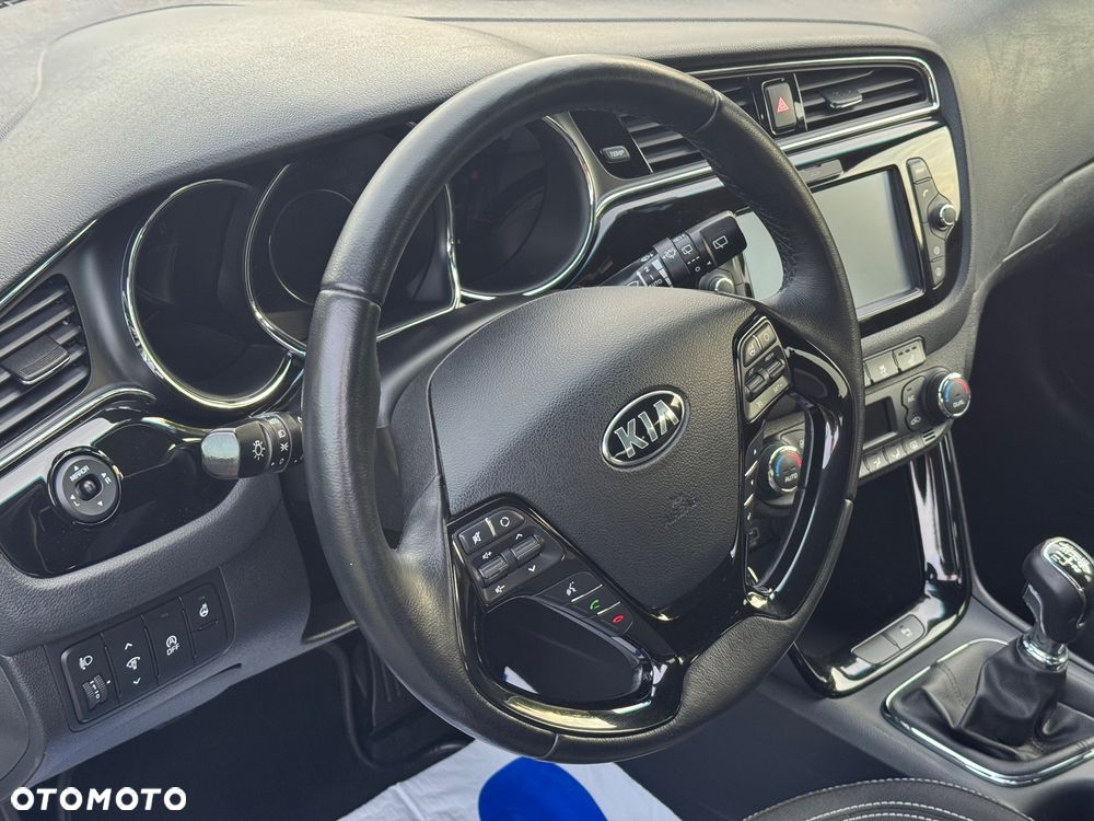 Kia Ceed 1.4 CVVT ISG Dream Team Edition - 22