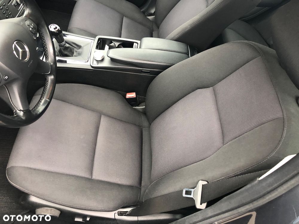 Mercedes-Benz Klasa C 220 CDI BlueEff Avantgarde - 10