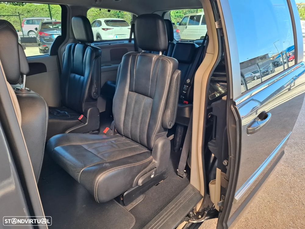 Lancia Voyager 2.8 CRD Gold - 39