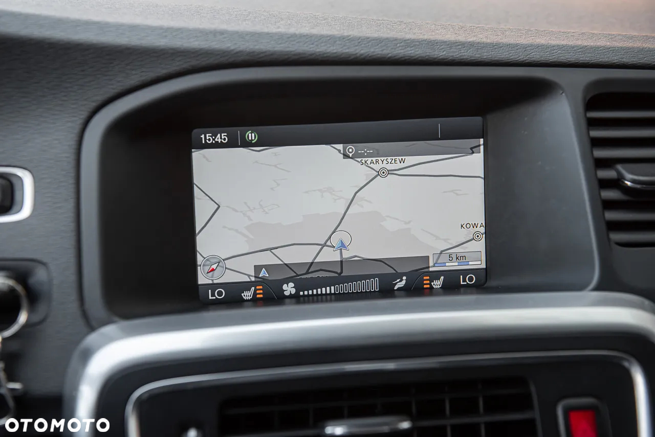 Volvo V60 D5 R-Design - 25
