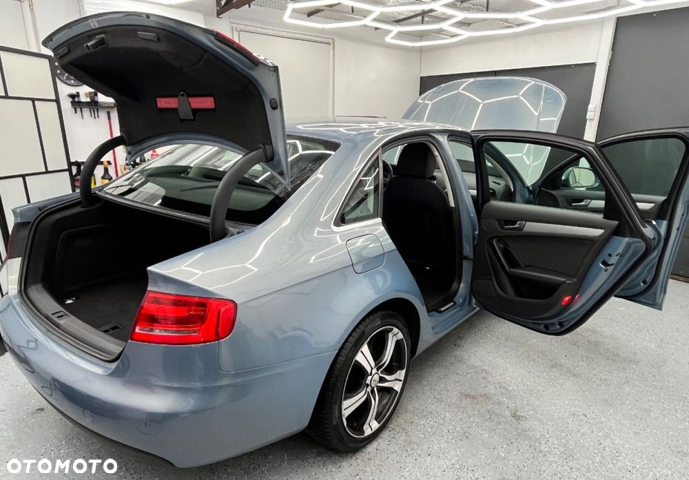 Audi A4 Limousine - 38