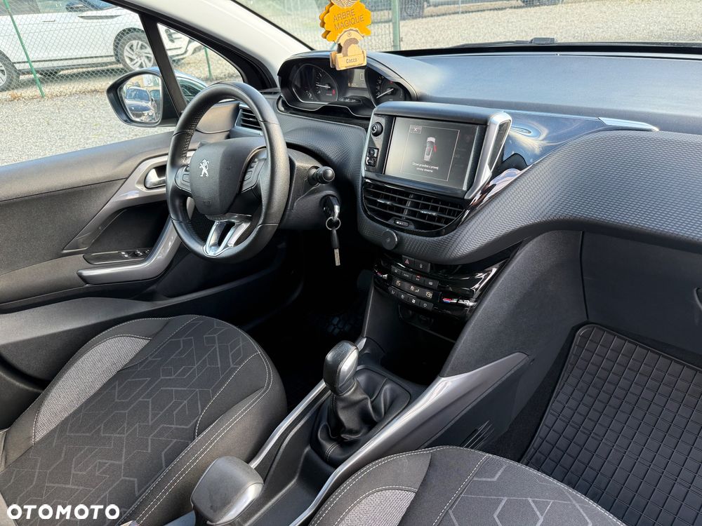 Peugeot 2008 PureTech 82 Style - 16