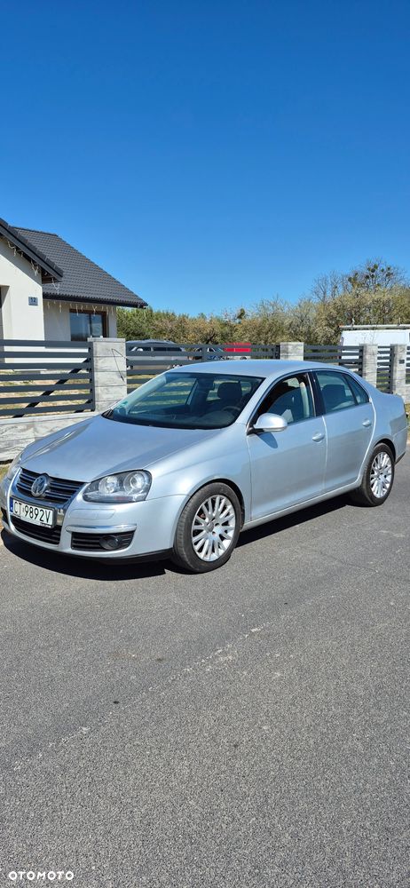 Volkswagen Jetta 2.0 TDI Comfortline - 1
