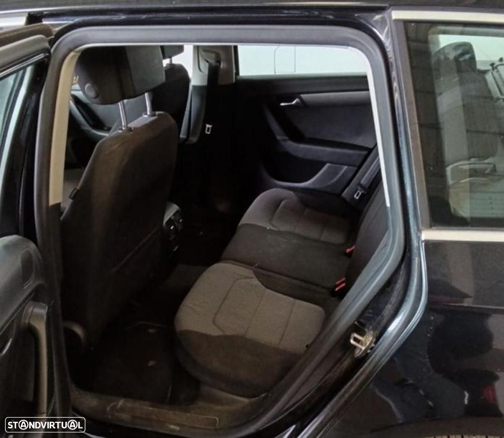 VW Passat Variant - 4