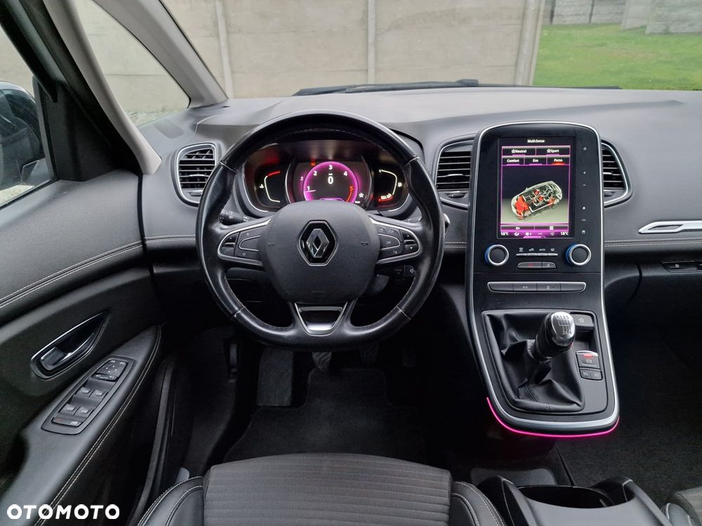 Renault Scenic - 17
