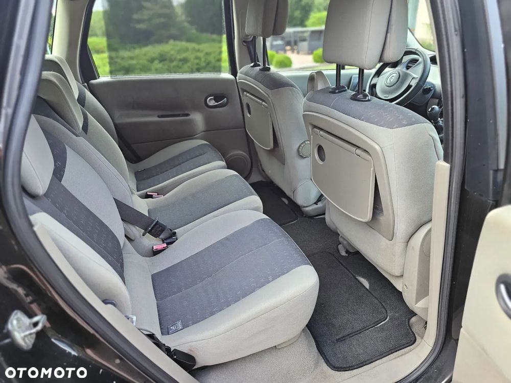 Renault Scenic 1.9 dCi Confort Authentique - 11