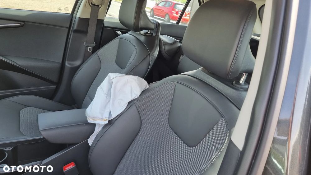 Kia Niro 1.6 GDI HEV 2WD OPF Edition 7 - 28