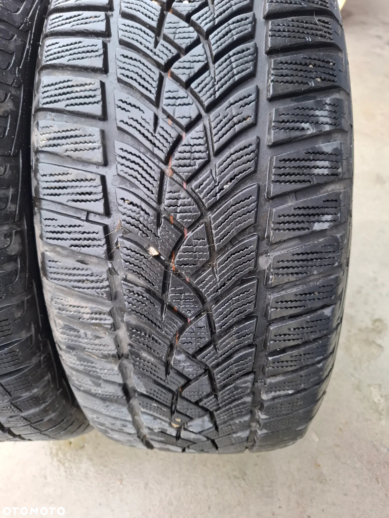 Opony Zimowe 2x 245/45/18 100V Goodyear - 3