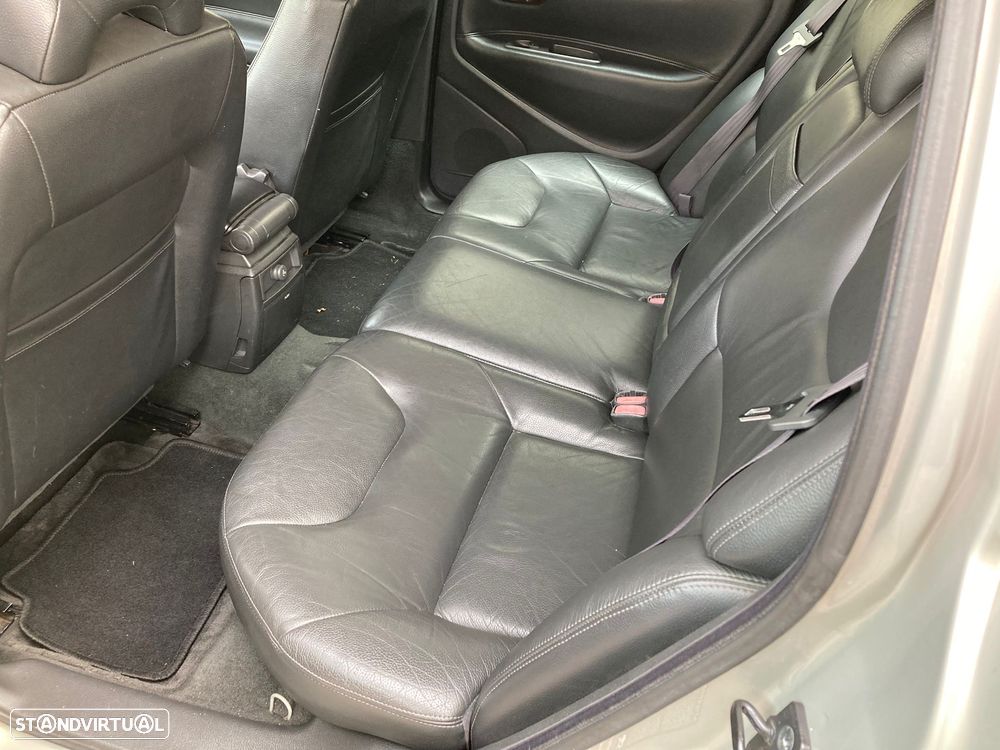 Volvo V70 2.4 D5 - 4