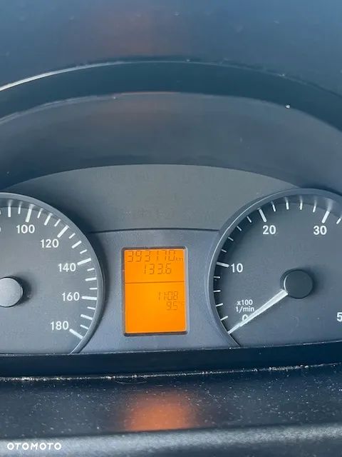 Mercedes-Benz Sprinter - 7