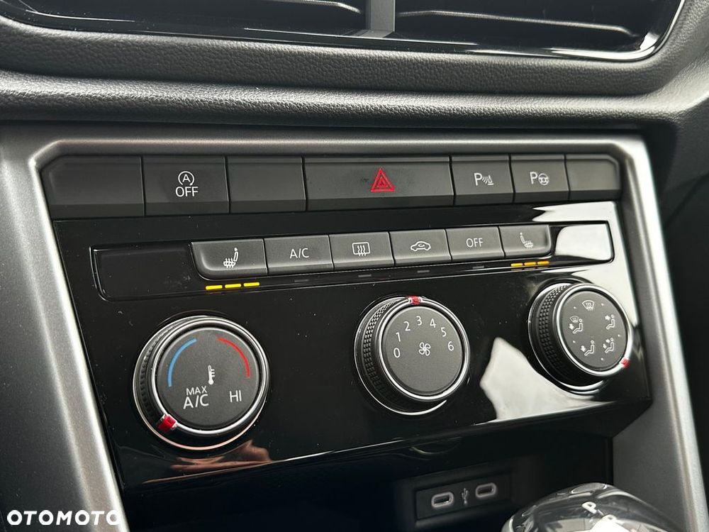Volkswagen T-Roc 1.5 TSI Life DSG - 21