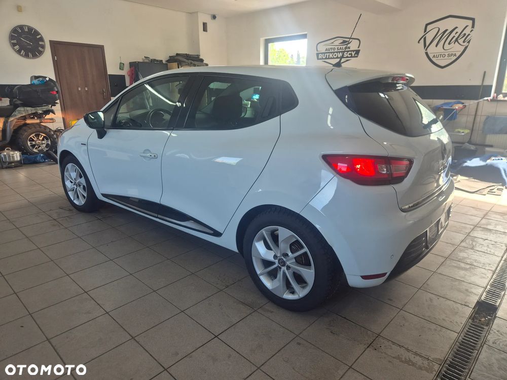 Renault Clio 1.2 16V Limited - 10