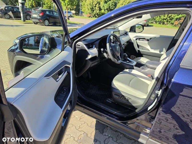 Toyota RAV4 - 8