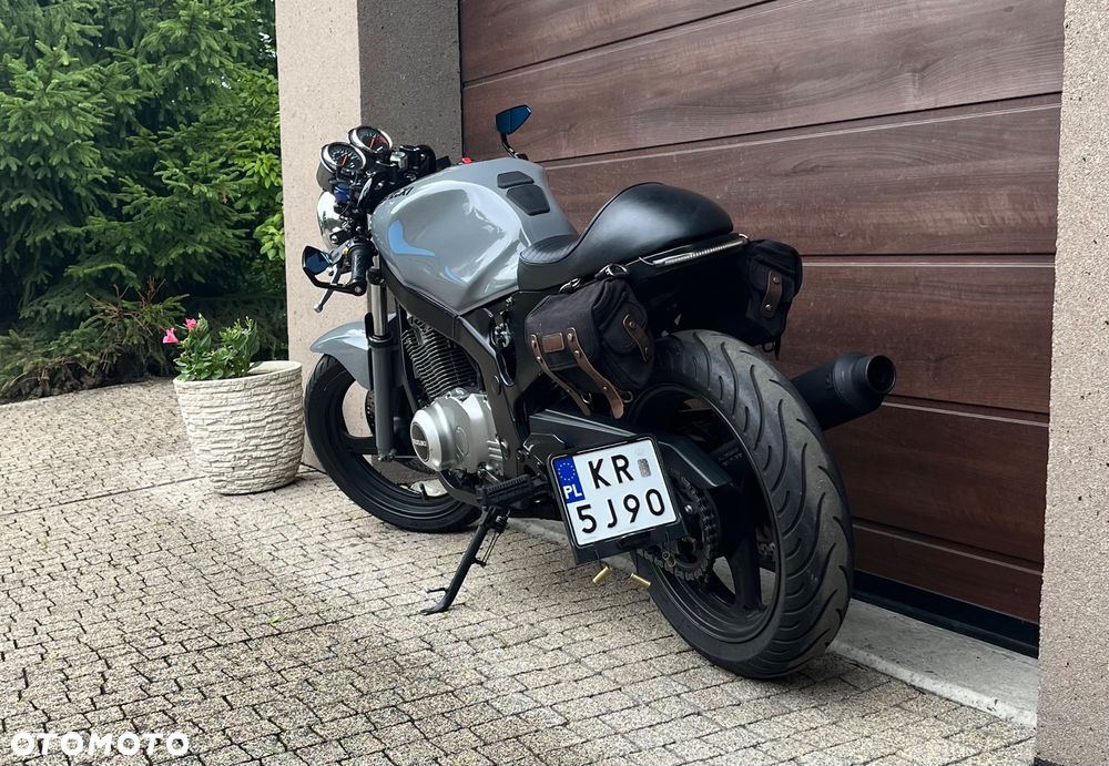 Suzuki GS - 4